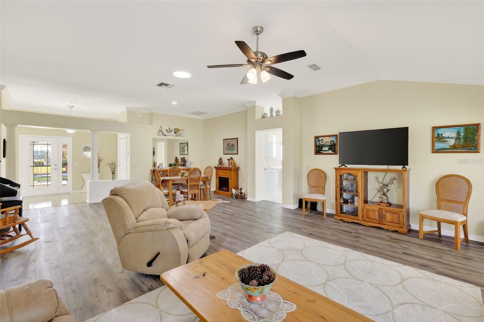 416 CARRERA DR, THE VILLAGES, FL — photo 9