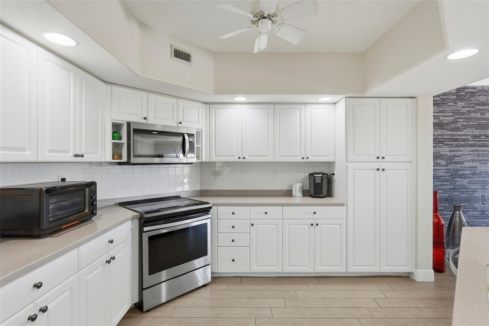 1695 PINELLAS BAYWAY S #E4, TIERRA VERDE, FL — photo 11