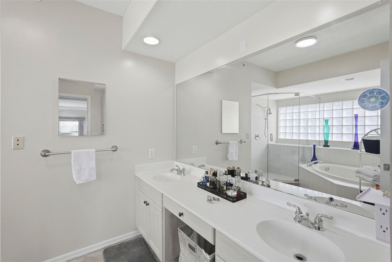 1695 PINELLAS BAYWAY S #E4, TIERRA VERDE, FL — photo 18