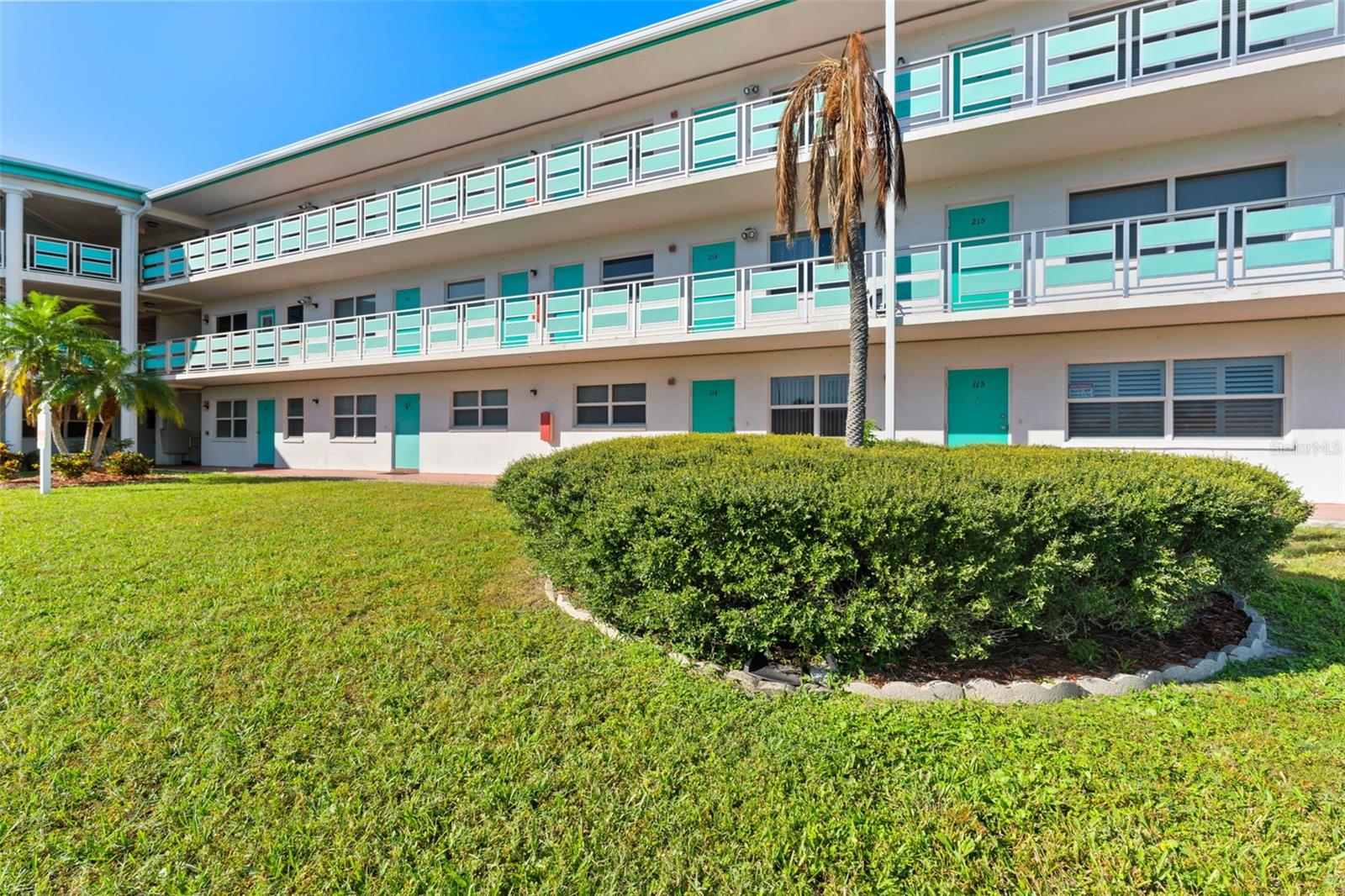 1950 59TH AVE N #114, ST PETERSBURG, FL — photo 2