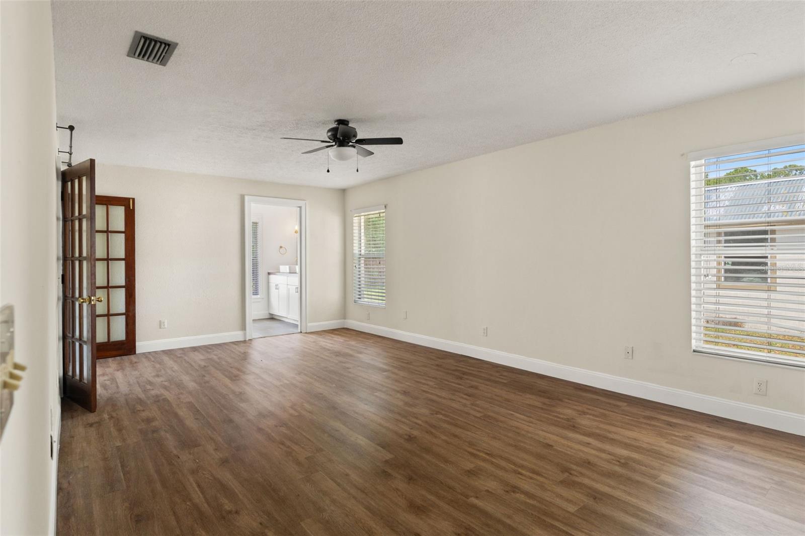 2524 VICTARRA CIR, LUTZ, FL — photo 6