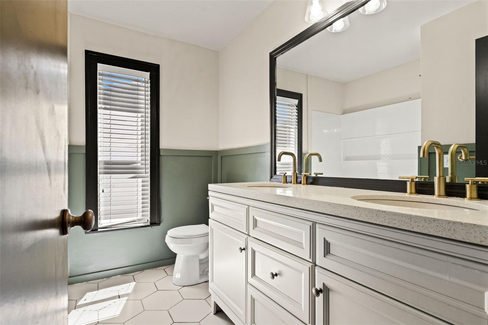 2524 VICTARRA CIR, LUTZ, FL — photo 12