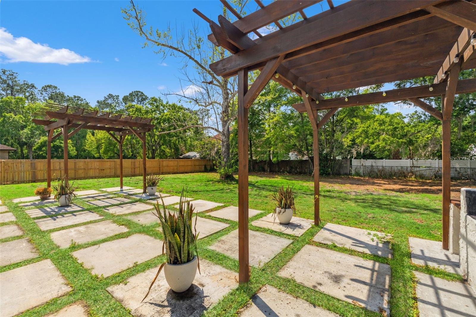 2524 VICTARRA CIR, LUTZ, FL — photo 22