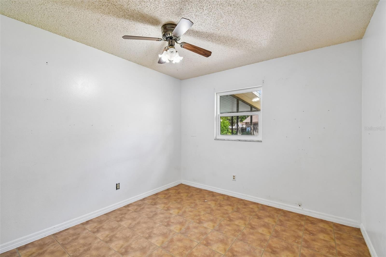 13635 BERKSHIRE CT, GRAND ISLAND, FL — photo 29