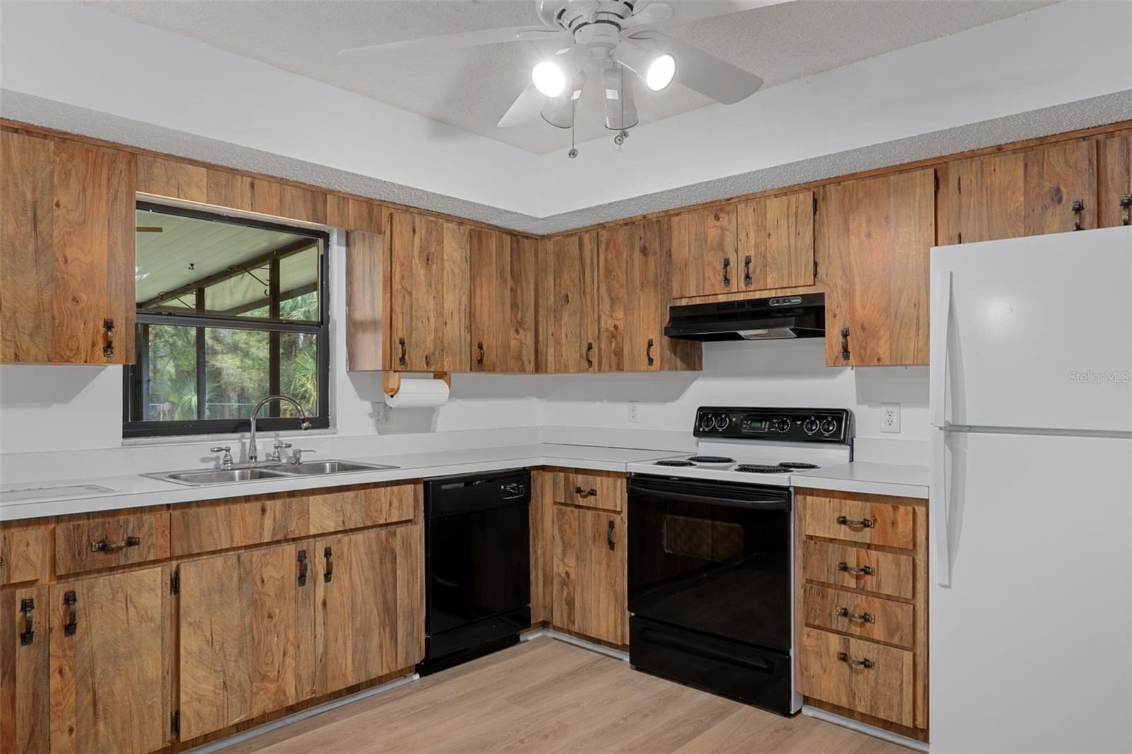 7095 W GREENWOOD LN, CRYSTAL RIVER, FL — photo 15