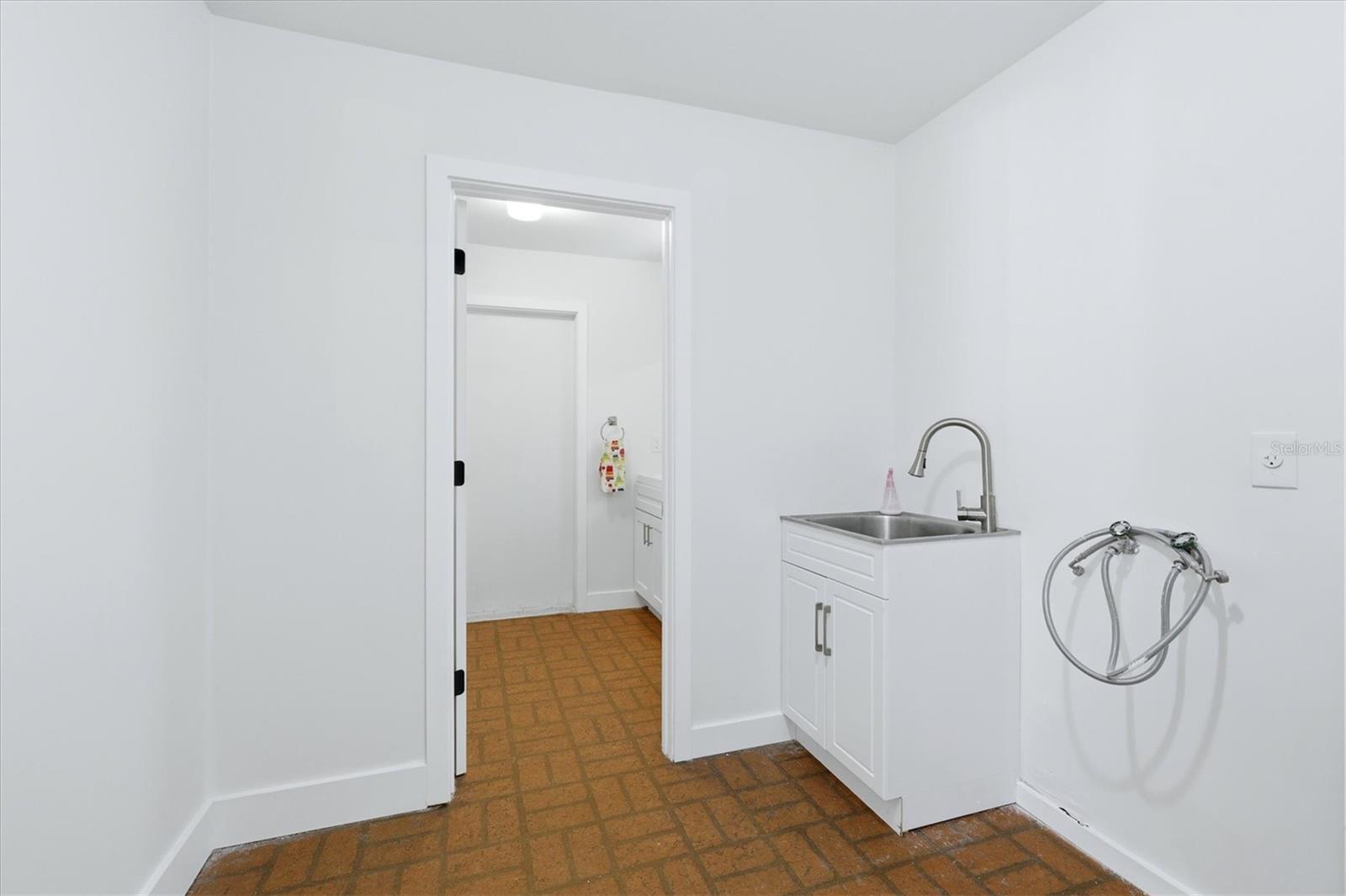 616 LYONS LN, LONGBOAT KEY, FL — photo 27