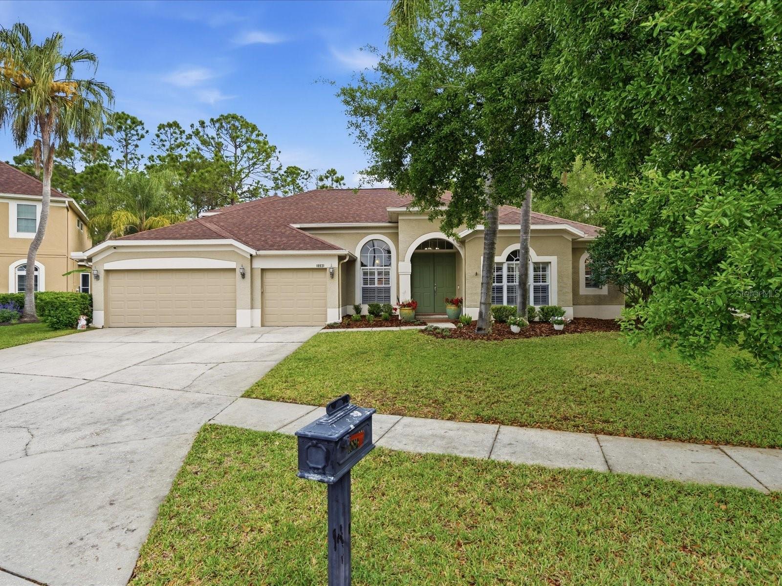 18931 CHAVILLE RD, LUTZ, FL
