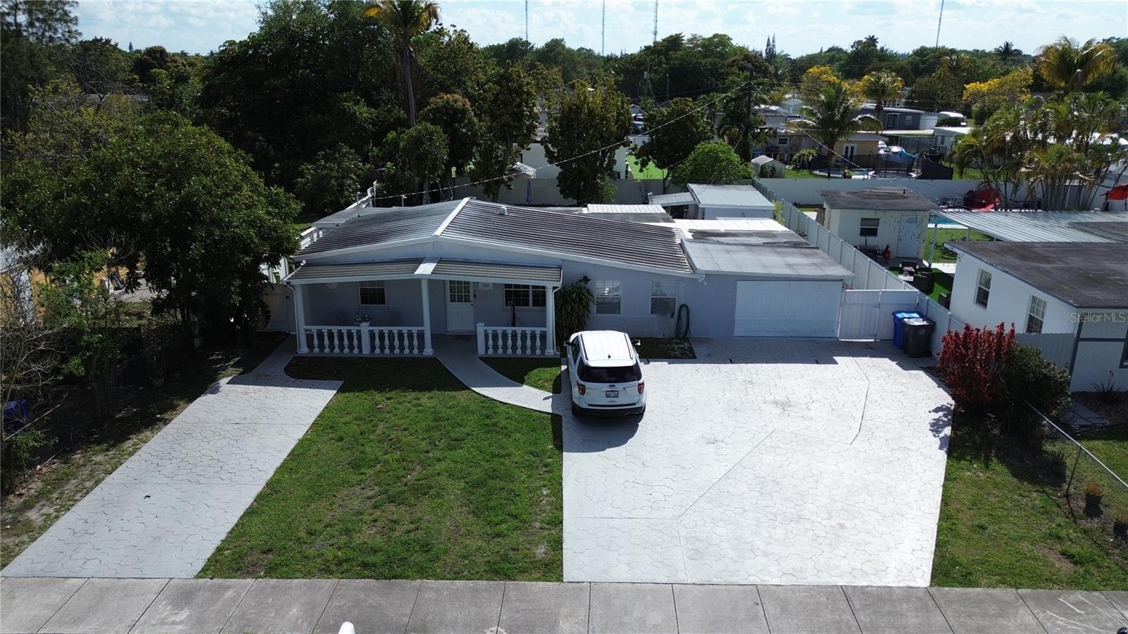 126 MIAMI GARDENS RD, WEST PARK, FL