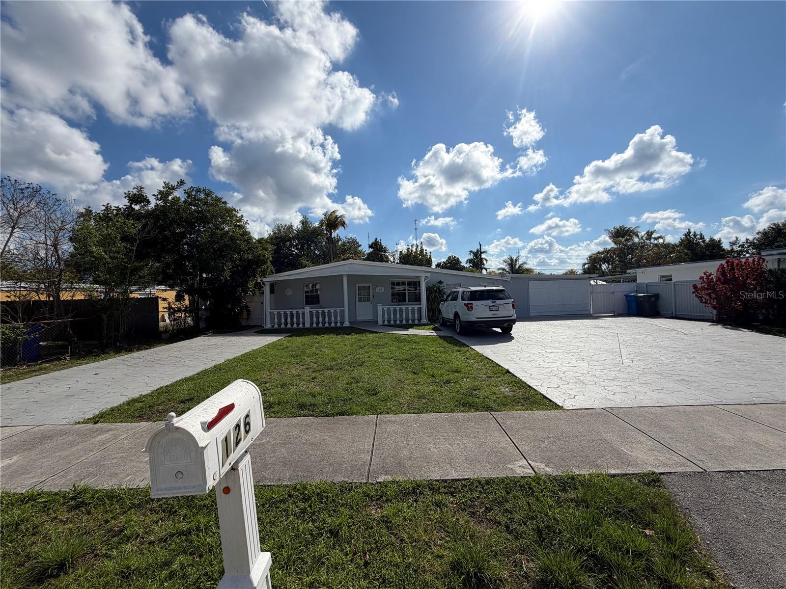 126 MIAMI GARDENS RD, WEST PARK, FL — photo 4
