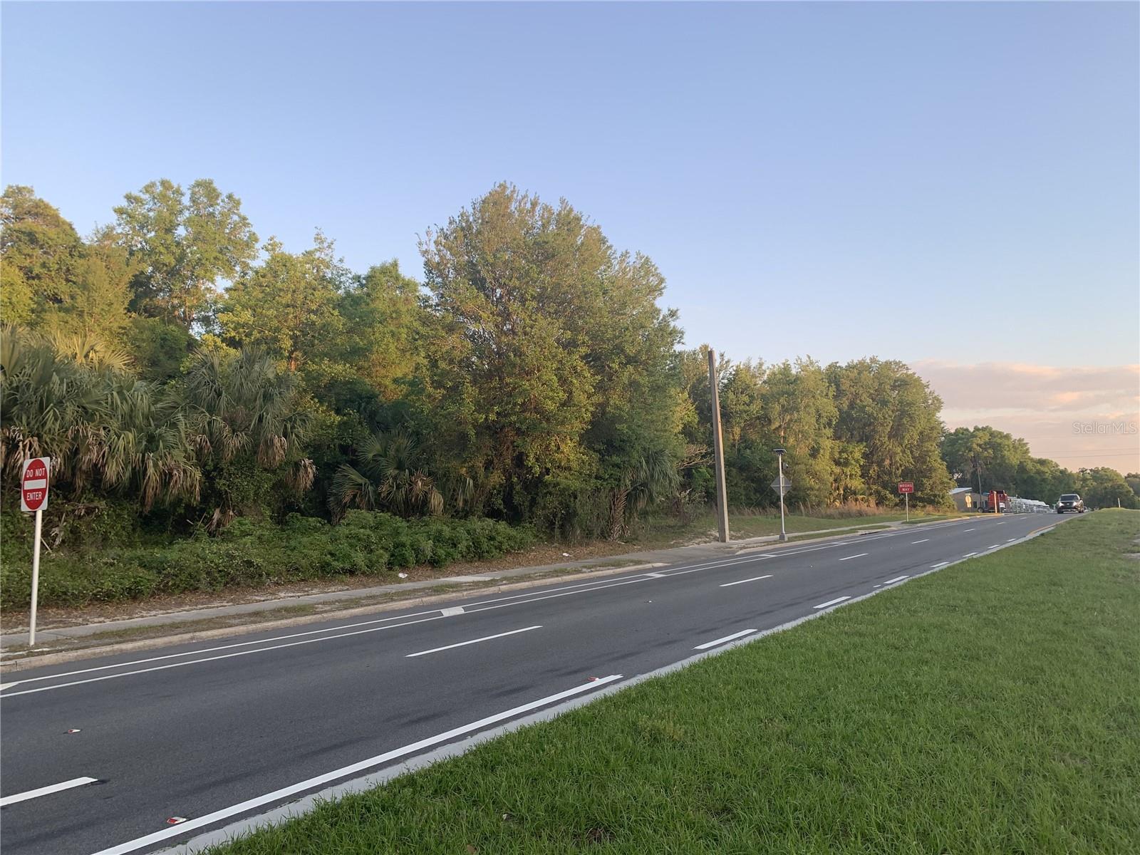 18111 N US HWY 301, CITRA, FL