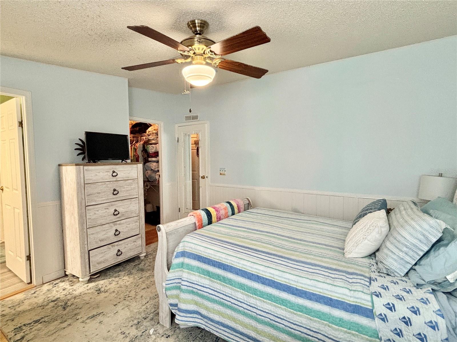 102 AMERICANA CT NE #206, ST PETERSBURG, FL — photo 17