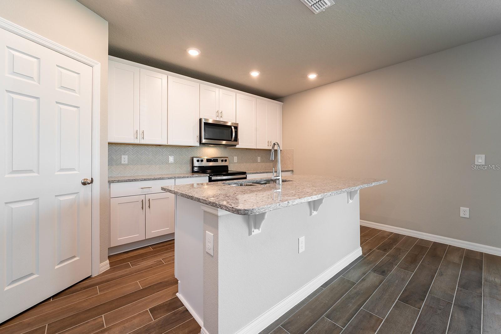 5252 SANDERS OAK TRL, ST CLOUD, FL — photo 9