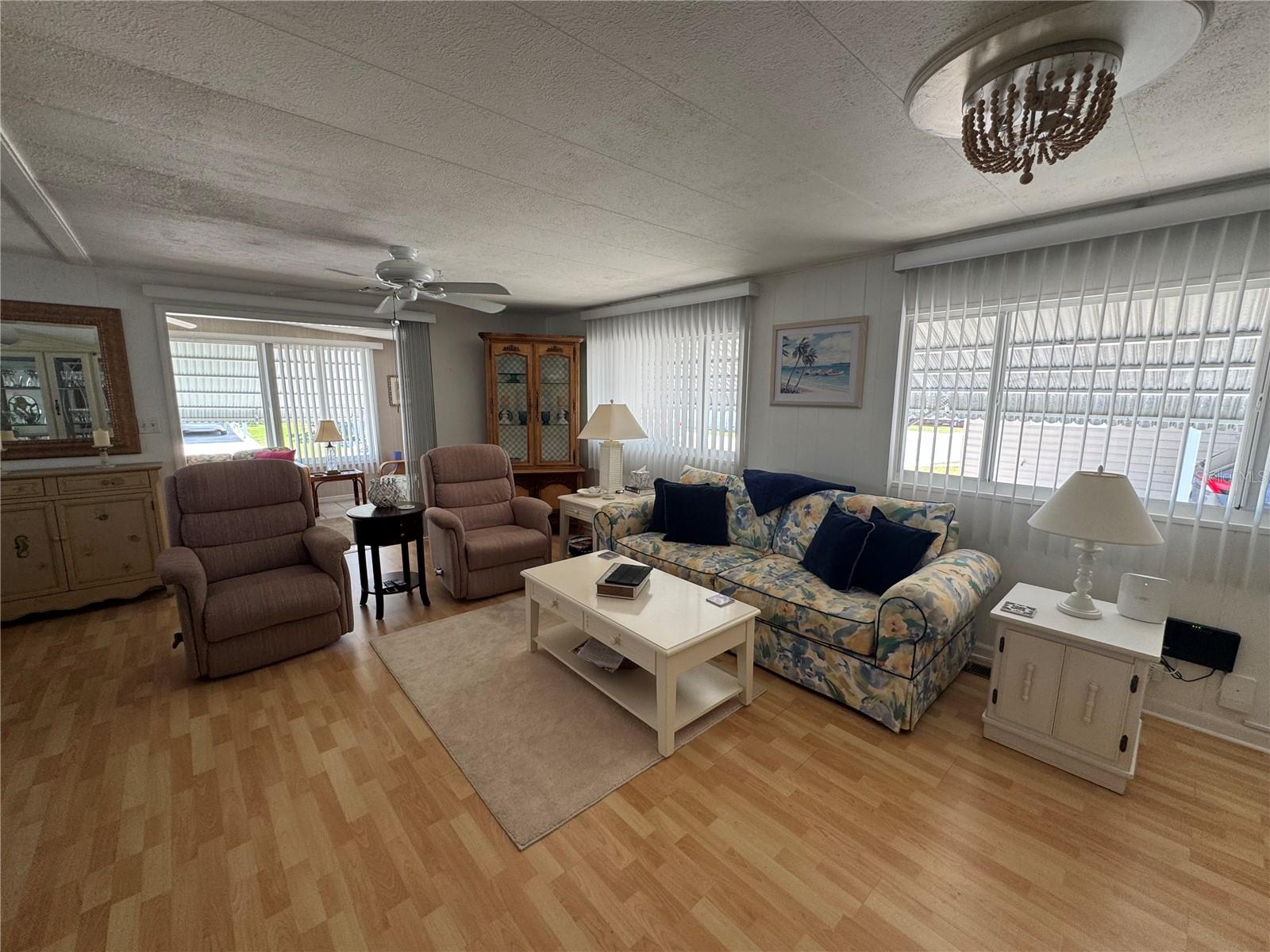 611 IRIS DRIVE, VENICE, FL — photo 3