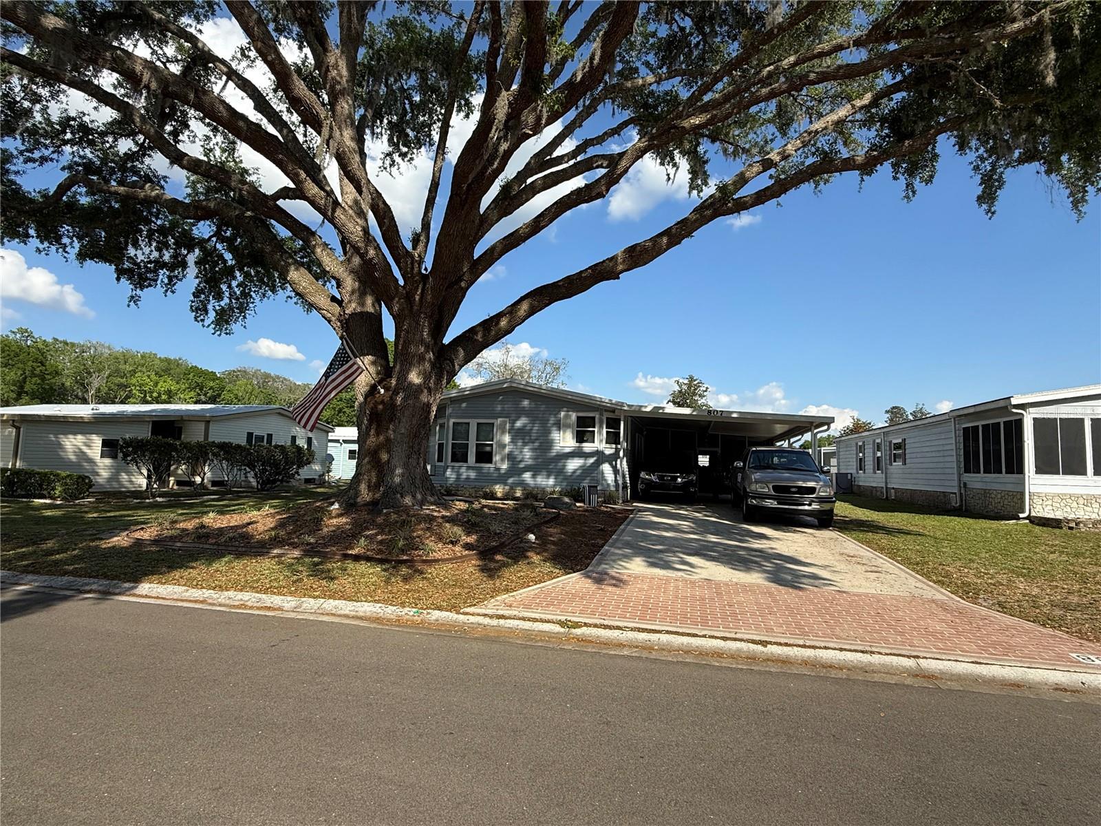 807 OAK BLVD, WILDWOOD, FL — photo 3