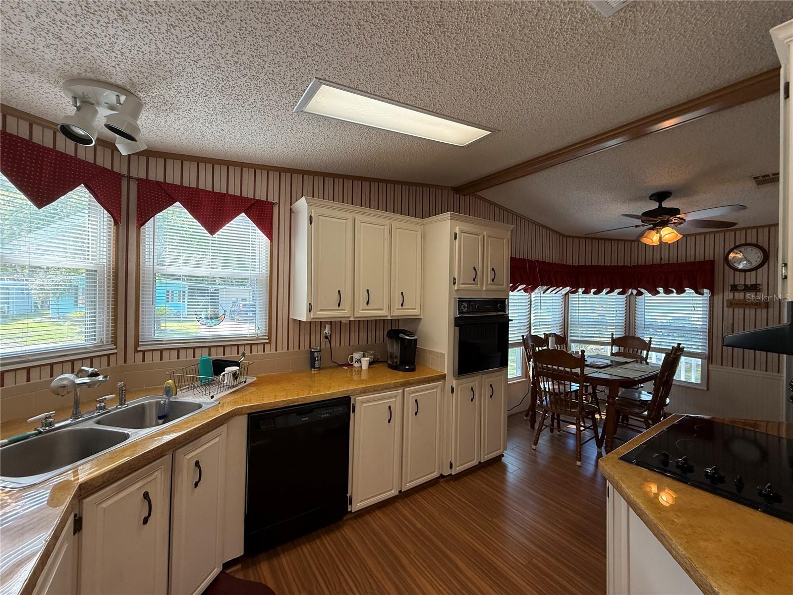 807 OAK BLVD, WILDWOOD, FL — photo 4