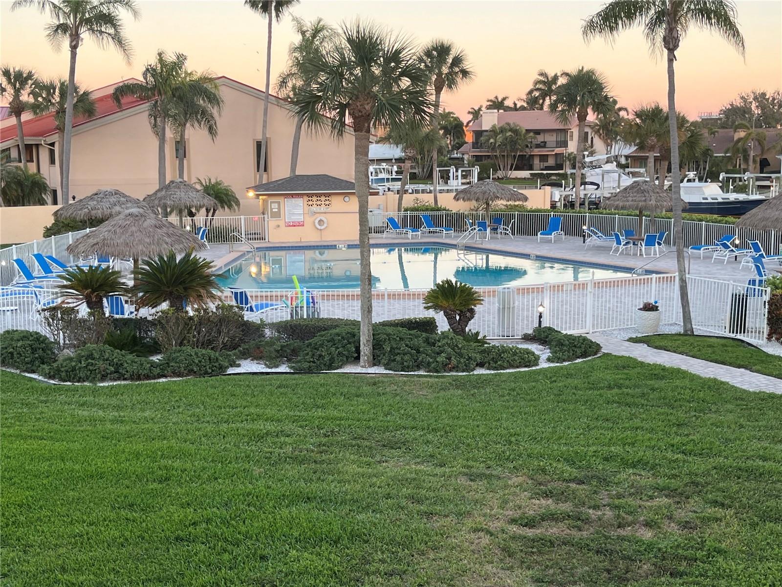 5130 BRITTANY DR S #1002, ST PETERSBURG, FL — photo 42