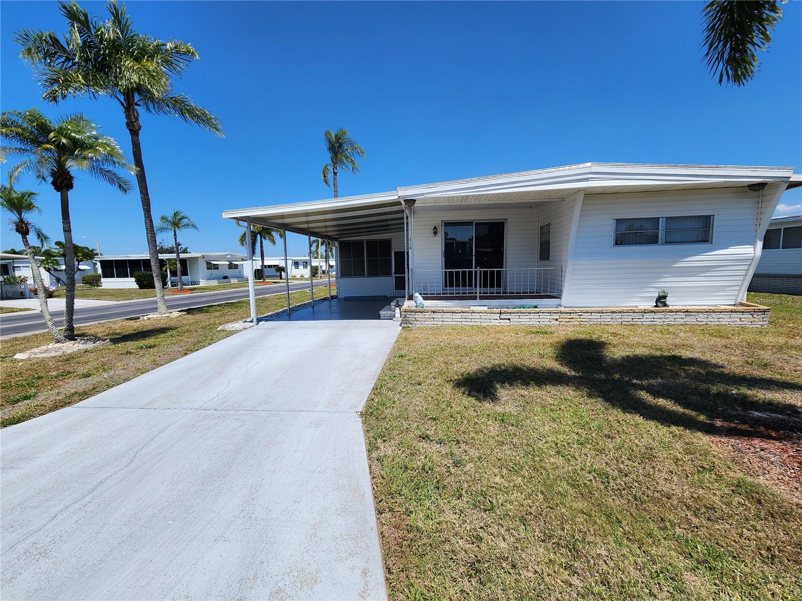 316 DANUBE CIR, BRADENTON, FL — photo 2