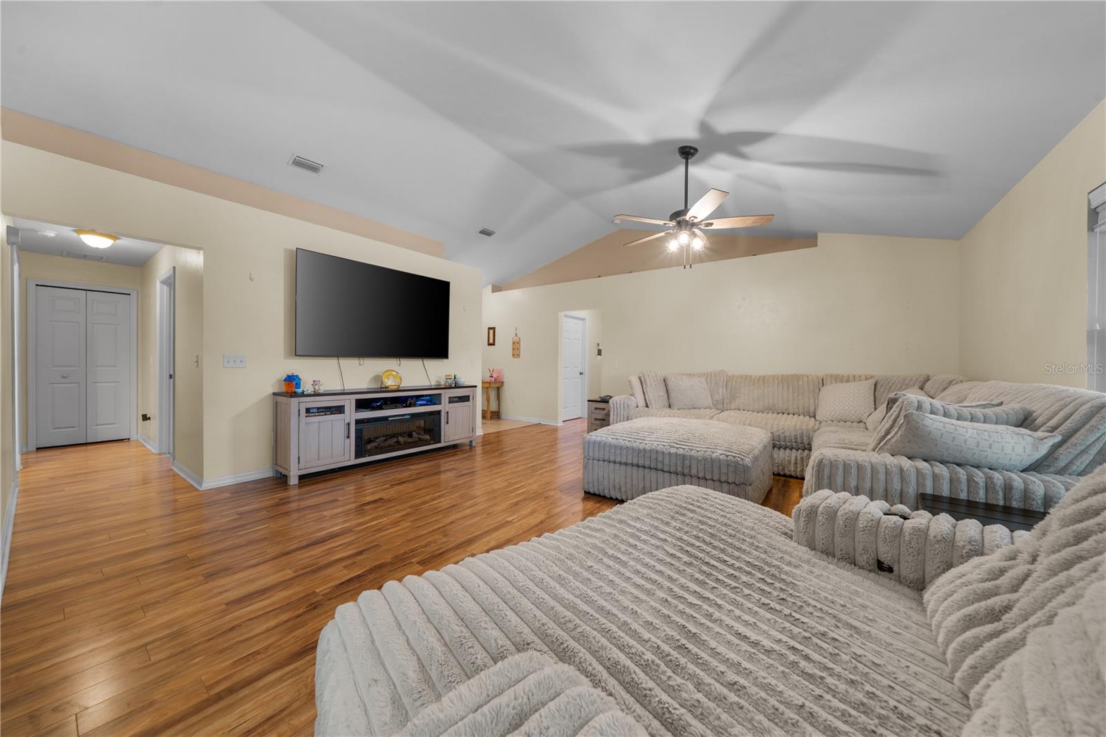 19261 NW 230TH ST, HIGH SPRINGS, FL — photo 10