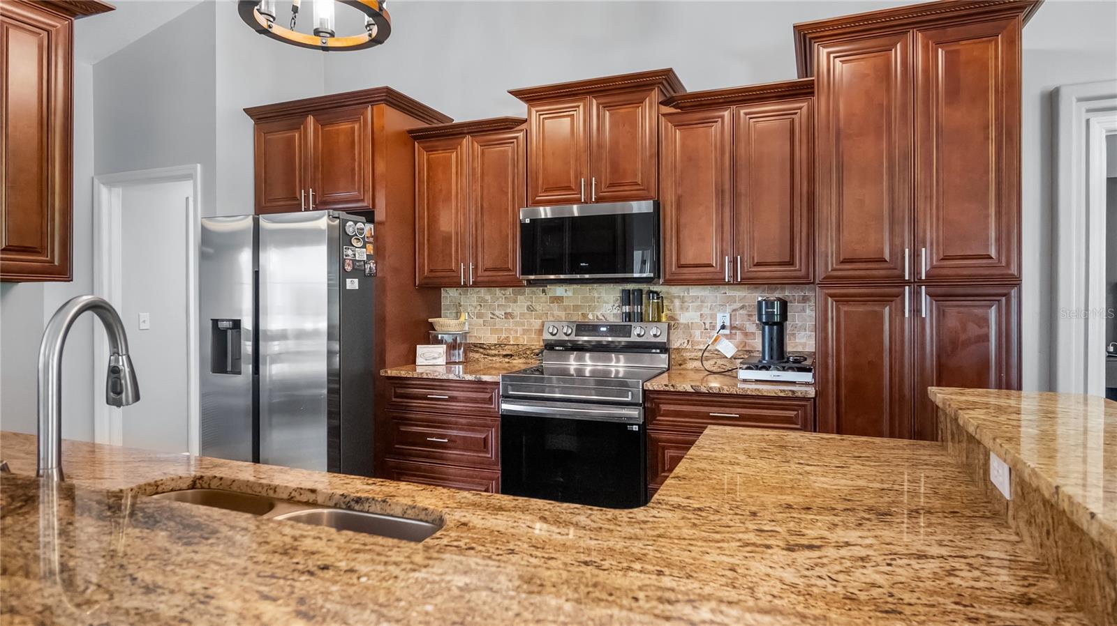8925 PEBBLE BEACH PL, CLERMONT, FL — photo 12
