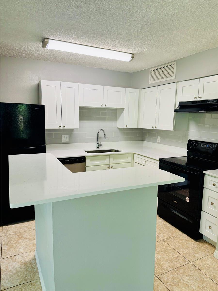 385 WOODSIDE DR #201, ALTAMONTE SPRINGS, FL — photo 11