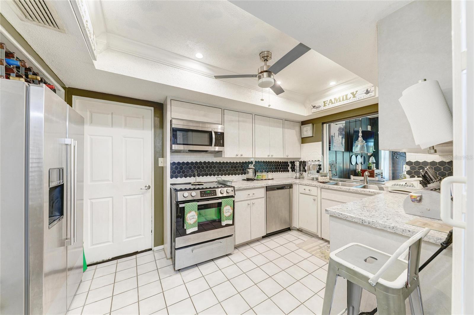 7236 LAS CASAS DR, SARASOTA, FL — photo 14