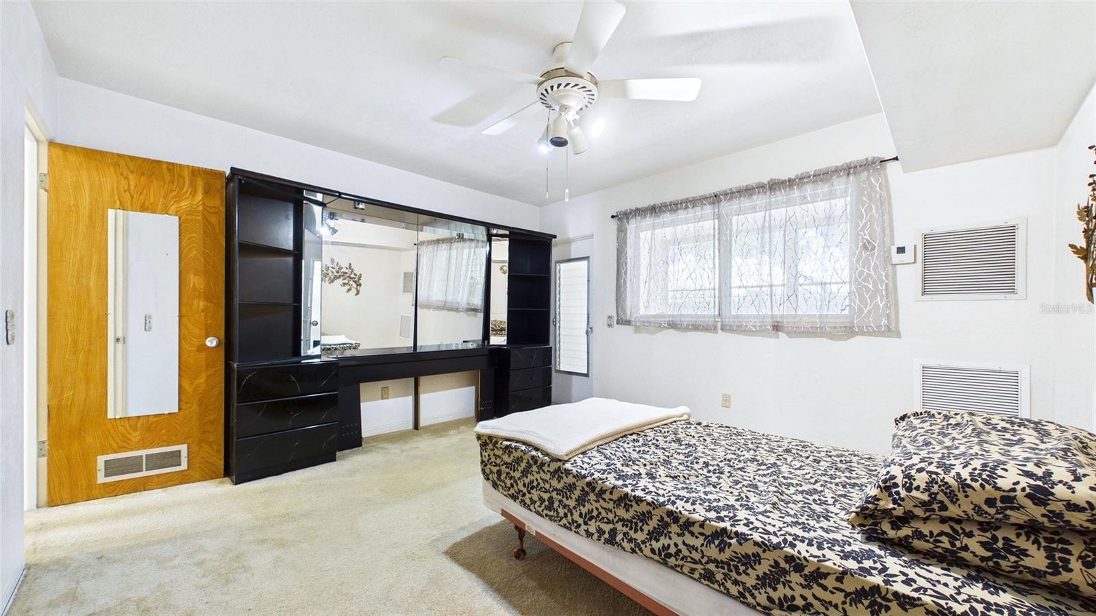 5664 40TH TER N #428, ST PETERSBURG, FL — photo 9