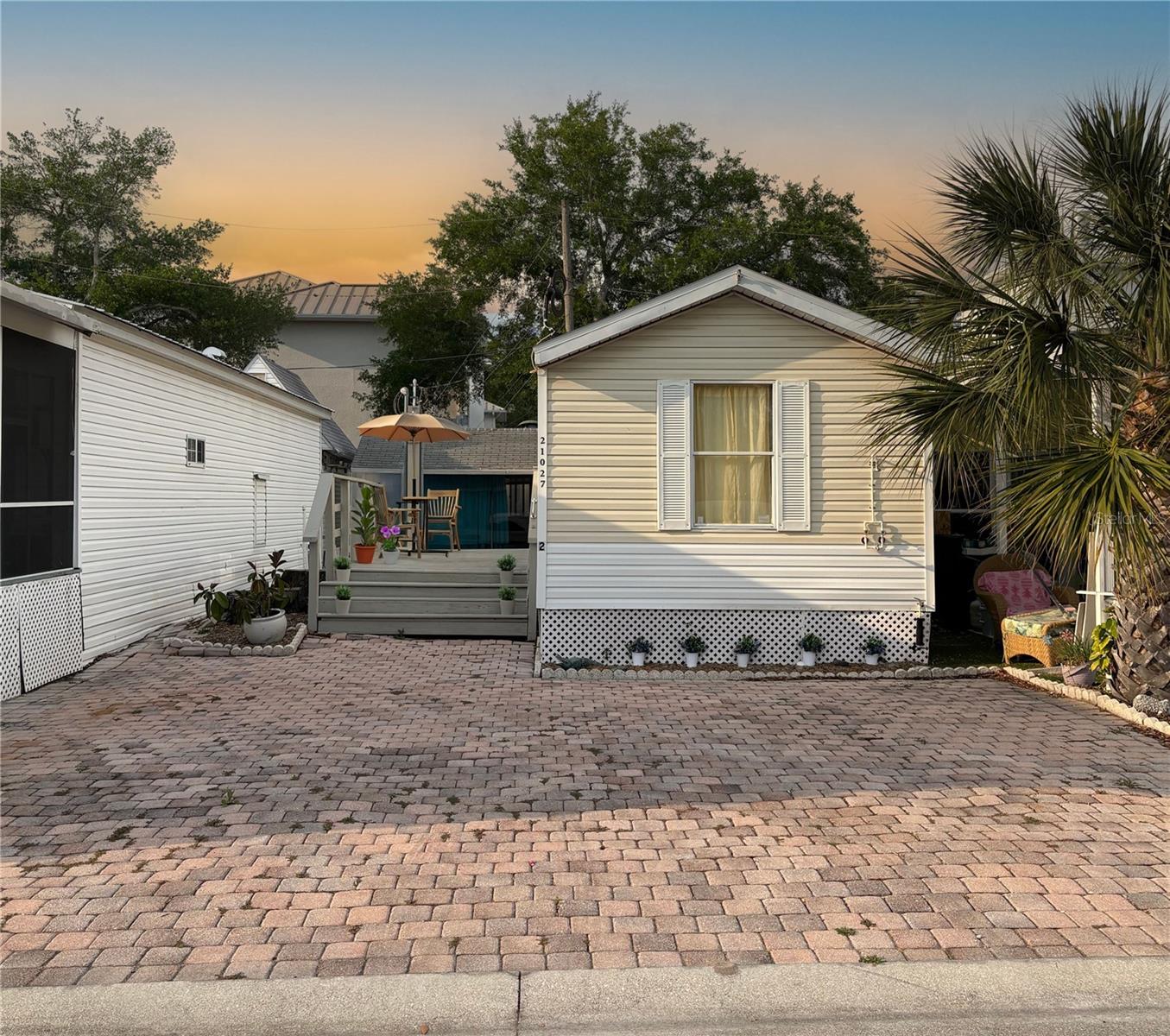 21027 LAZY DAYS CIR, LUTZ, FL
