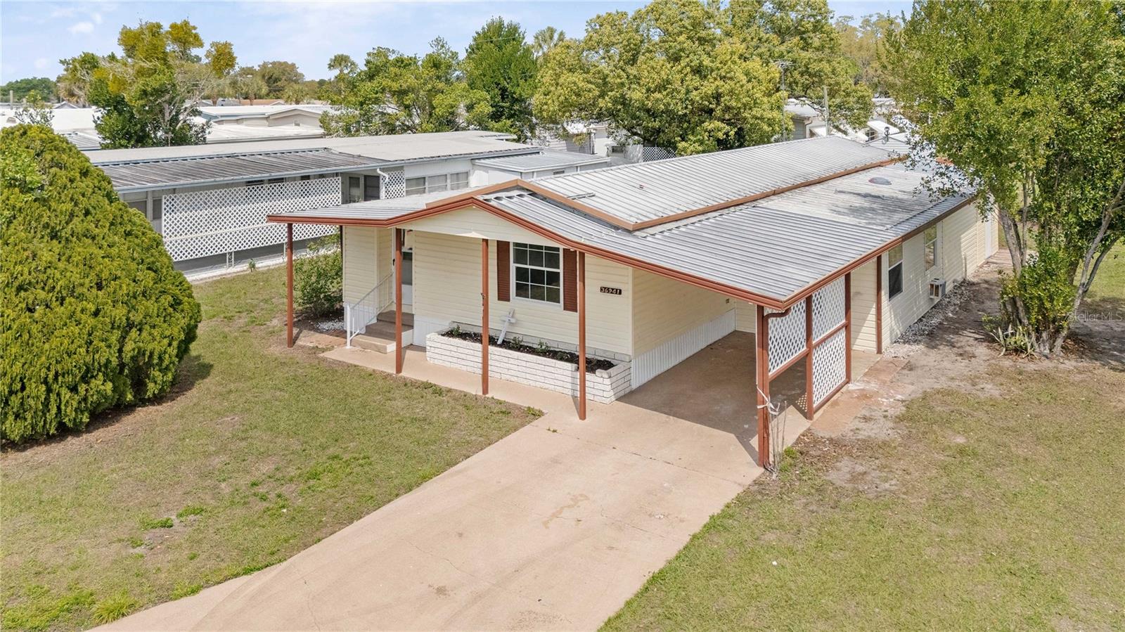 36941 BETH AVE, ZEPHYRHILLS, FL — photo 2