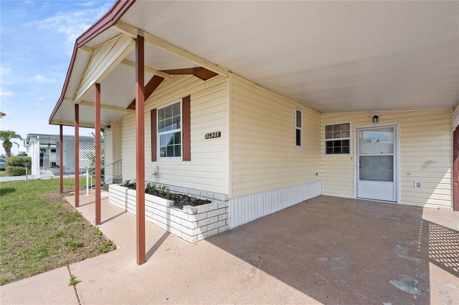 36941 BETH AVE, ZEPHYRHILLS, FL — photo 3