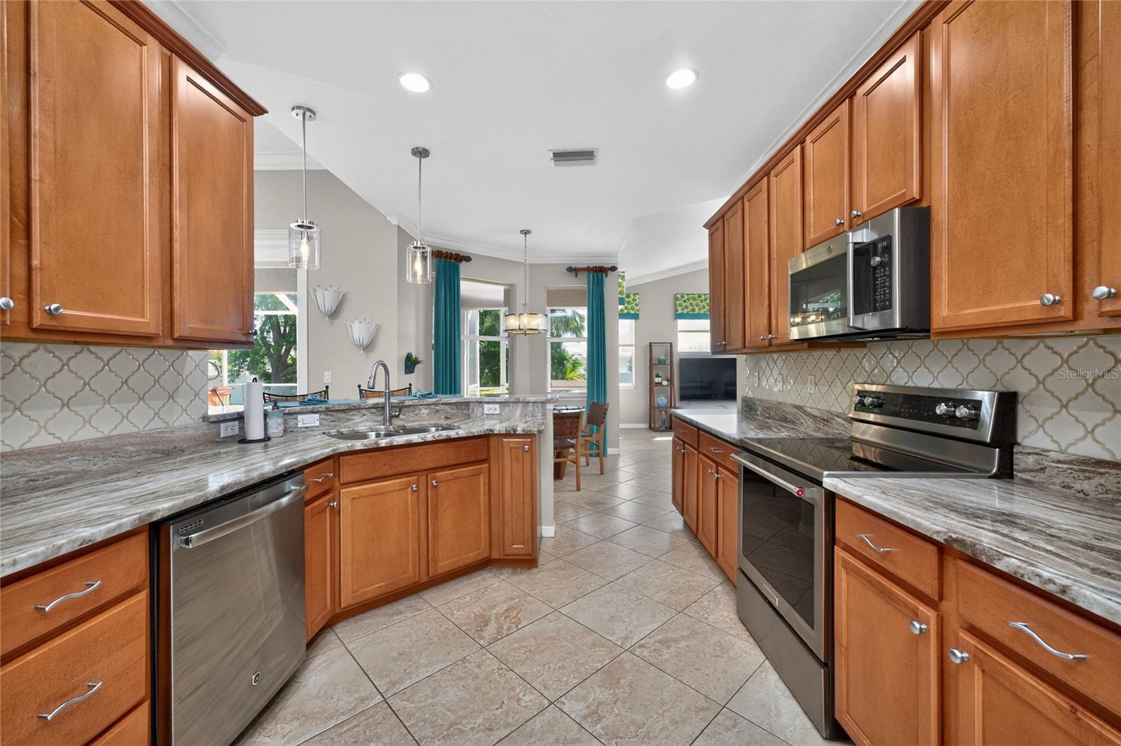 872 CLEAR LAKE DR, ENGLEWOOD, FL — photo 15