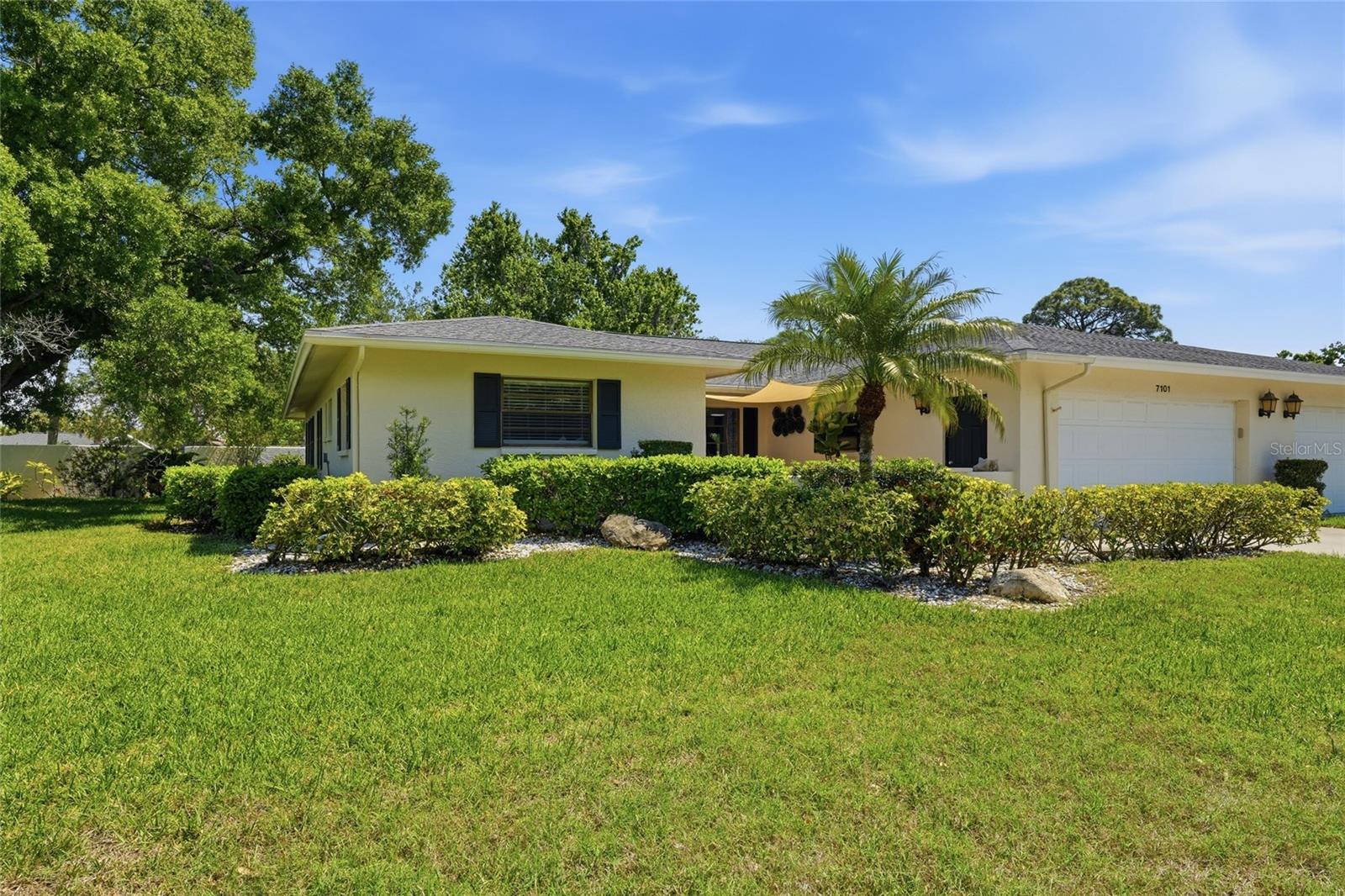 7101 FAIRWAY BEND CIR, SARASOTA, FL