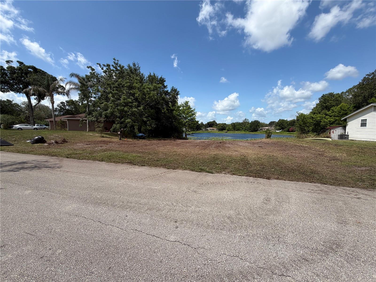 257 LAKE LN, DEBARY, FL
