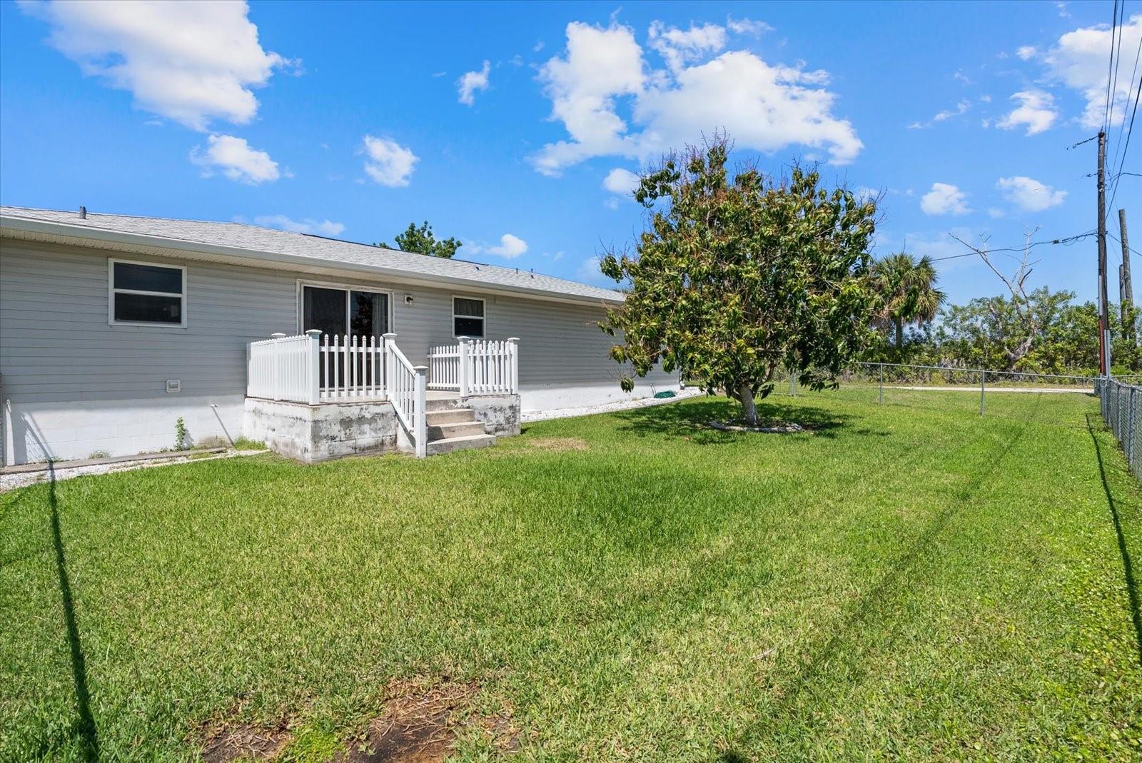2600 CHARLENE ST, PUNTA GORDA, FL — photo 2
