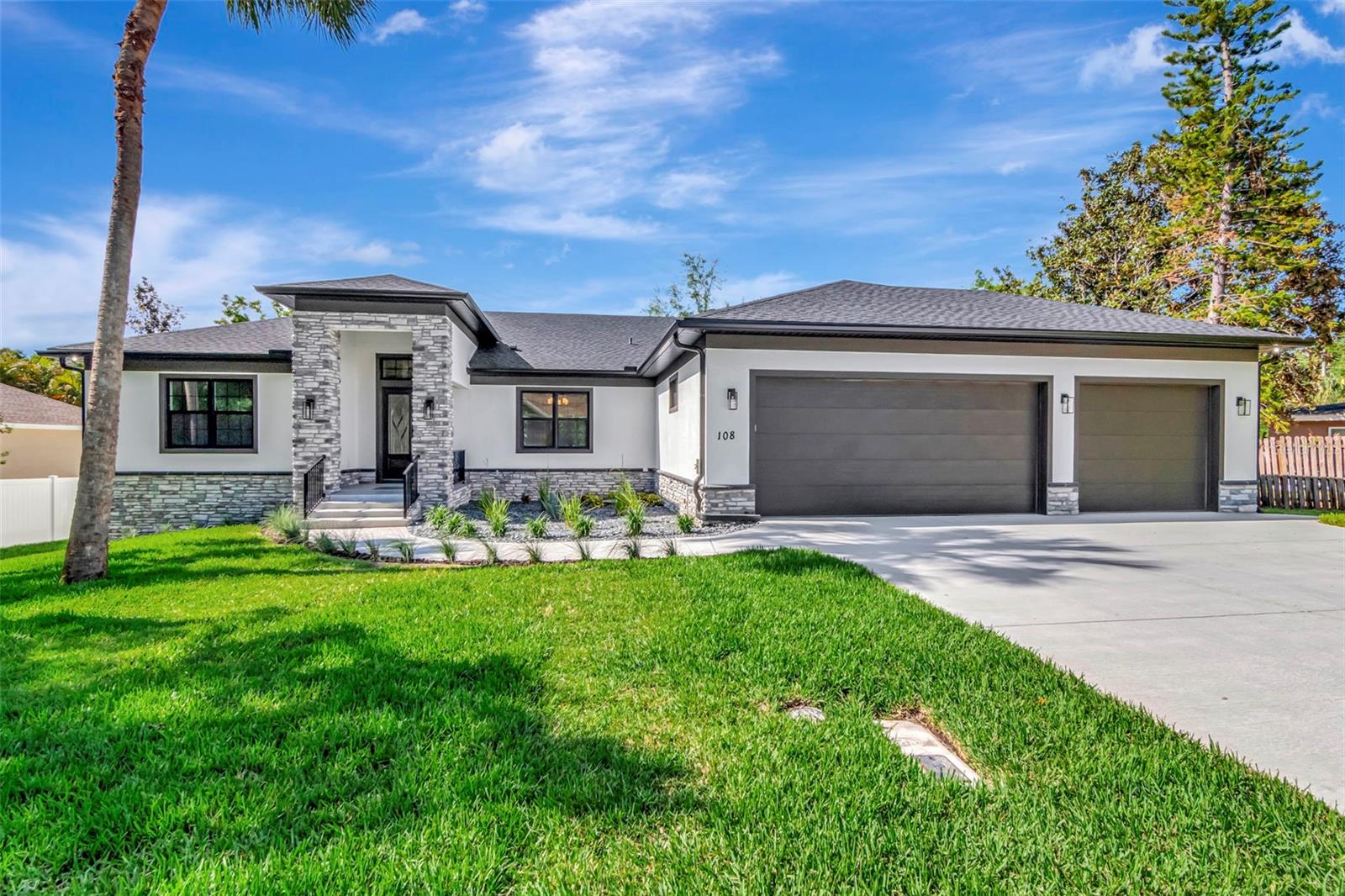 108 IRWIN ST E, SAFETY HARBOR, FL