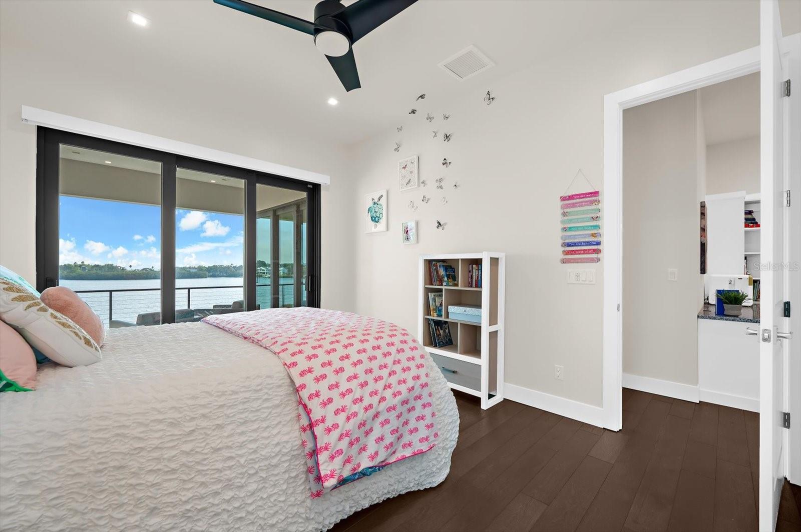 402 HILLSBOROUGH ST, PALM HARBOR, FL — photo 46