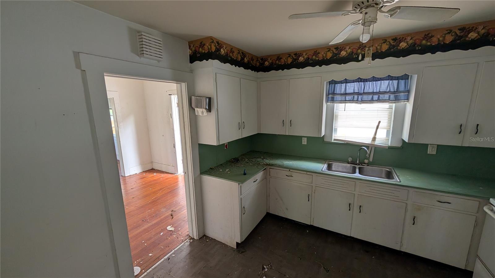 114 S BUNGALOW PARK AVE, TAMPA, FL — photo 24
