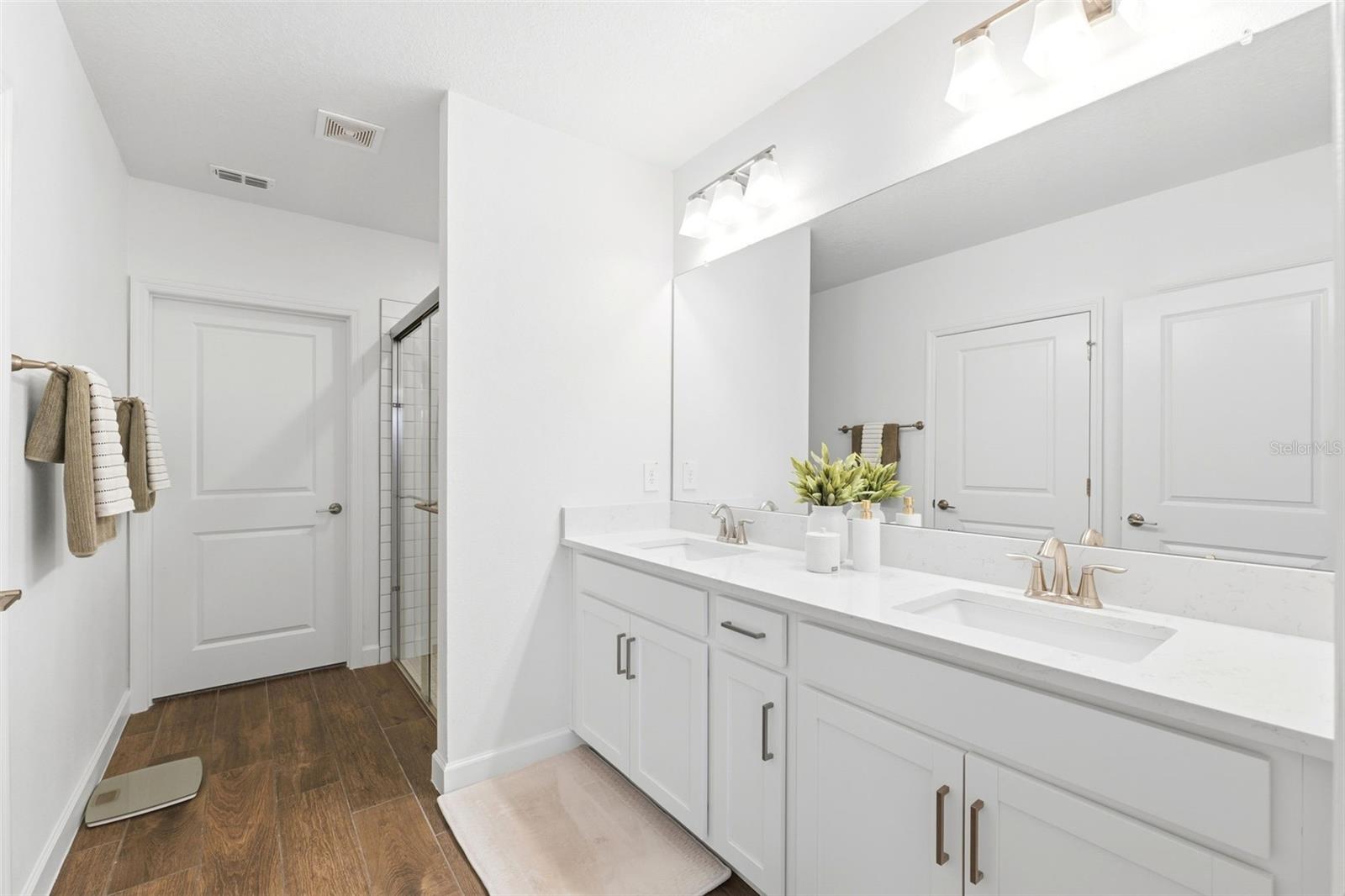10799 GABLE DIG LOOP, SAN ANTONIO, FL — photo 11