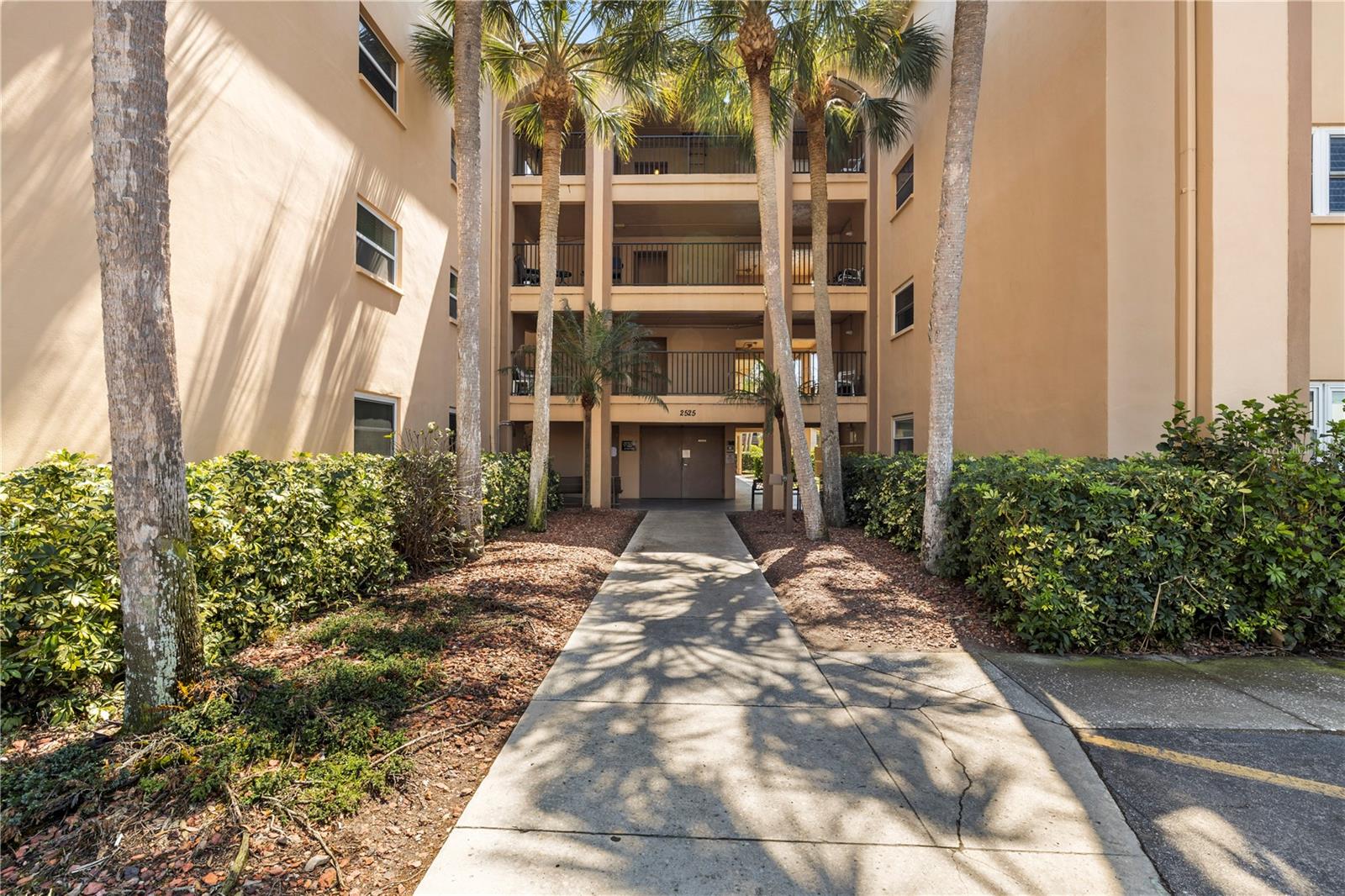 2525 W BAY DR #C21, BELLEAIR BLUFFS, FL — photo 3