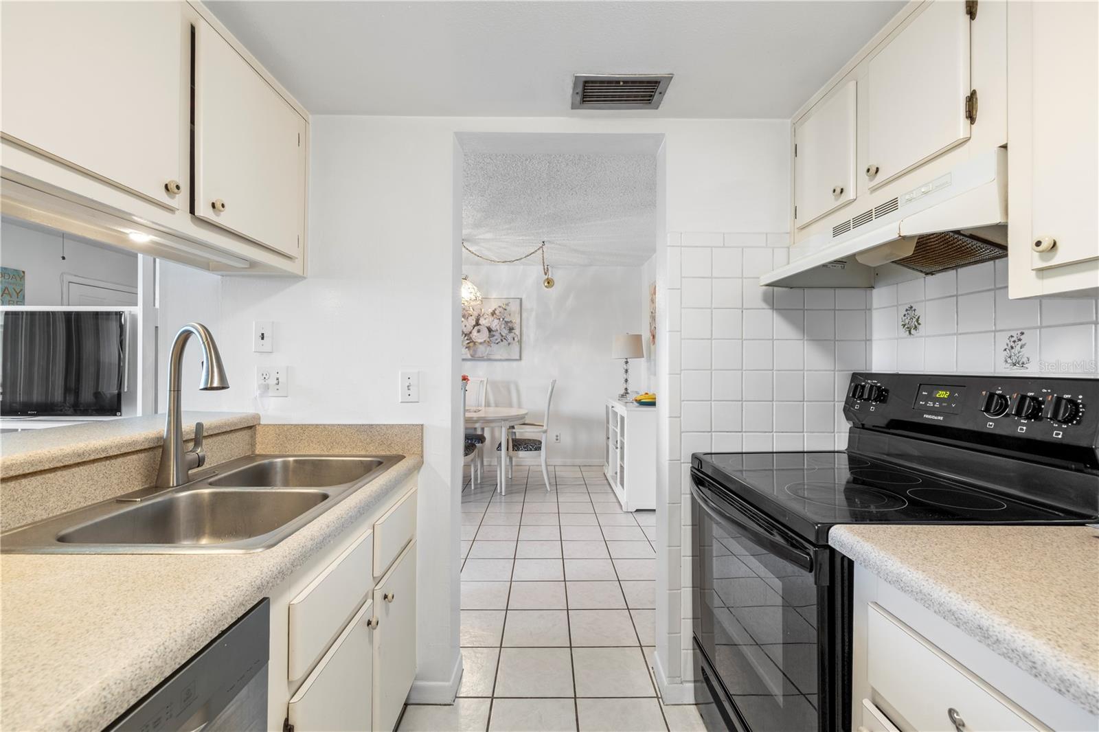 2525 W BAY DR #C21, BELLEAIR BLUFFS, FL — photo 16