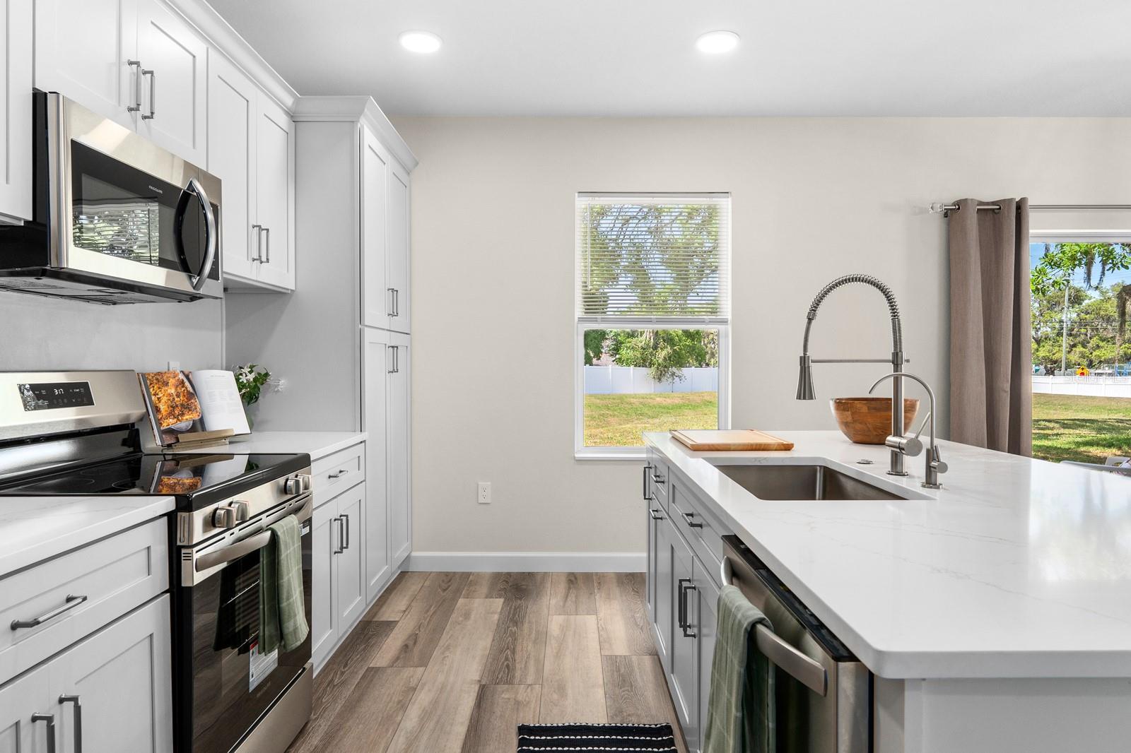 9714 OAK RANCH CRESCENT CT, THONOTOSASSA, FL — photo 10
