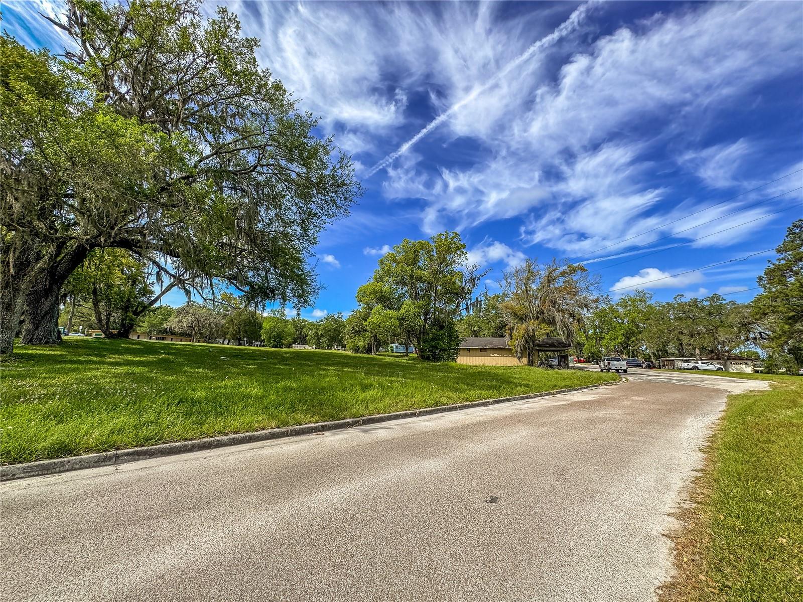 615 OLD HOSPITAL DR, BROOKSVILLE, FL — photo 56