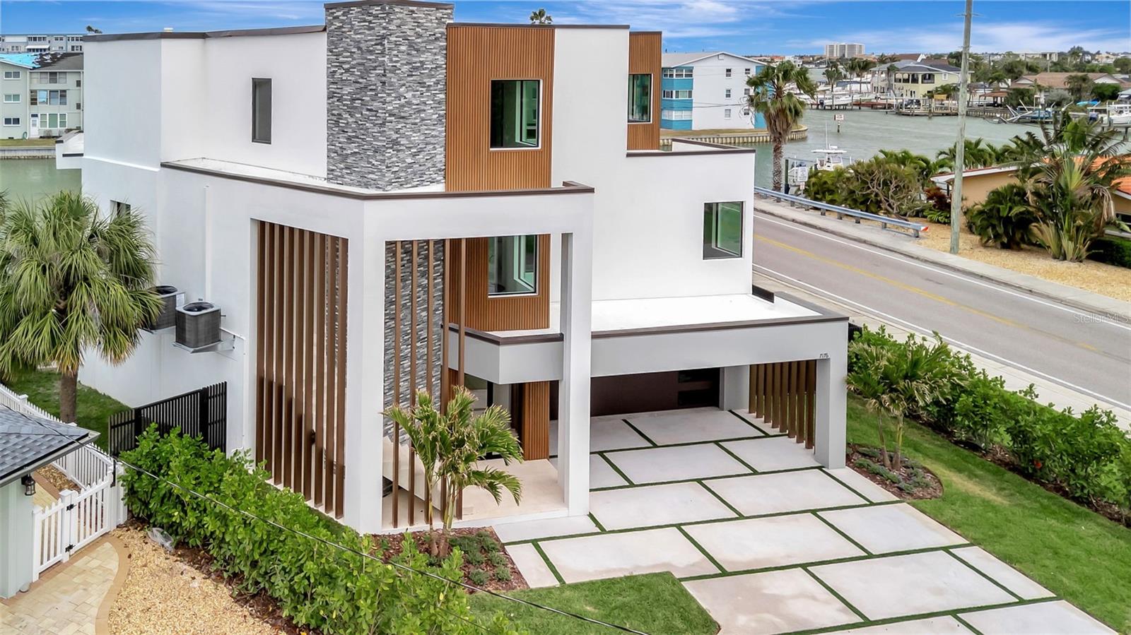 7176 S SHORE DR S, ST PETERSBURG, FL