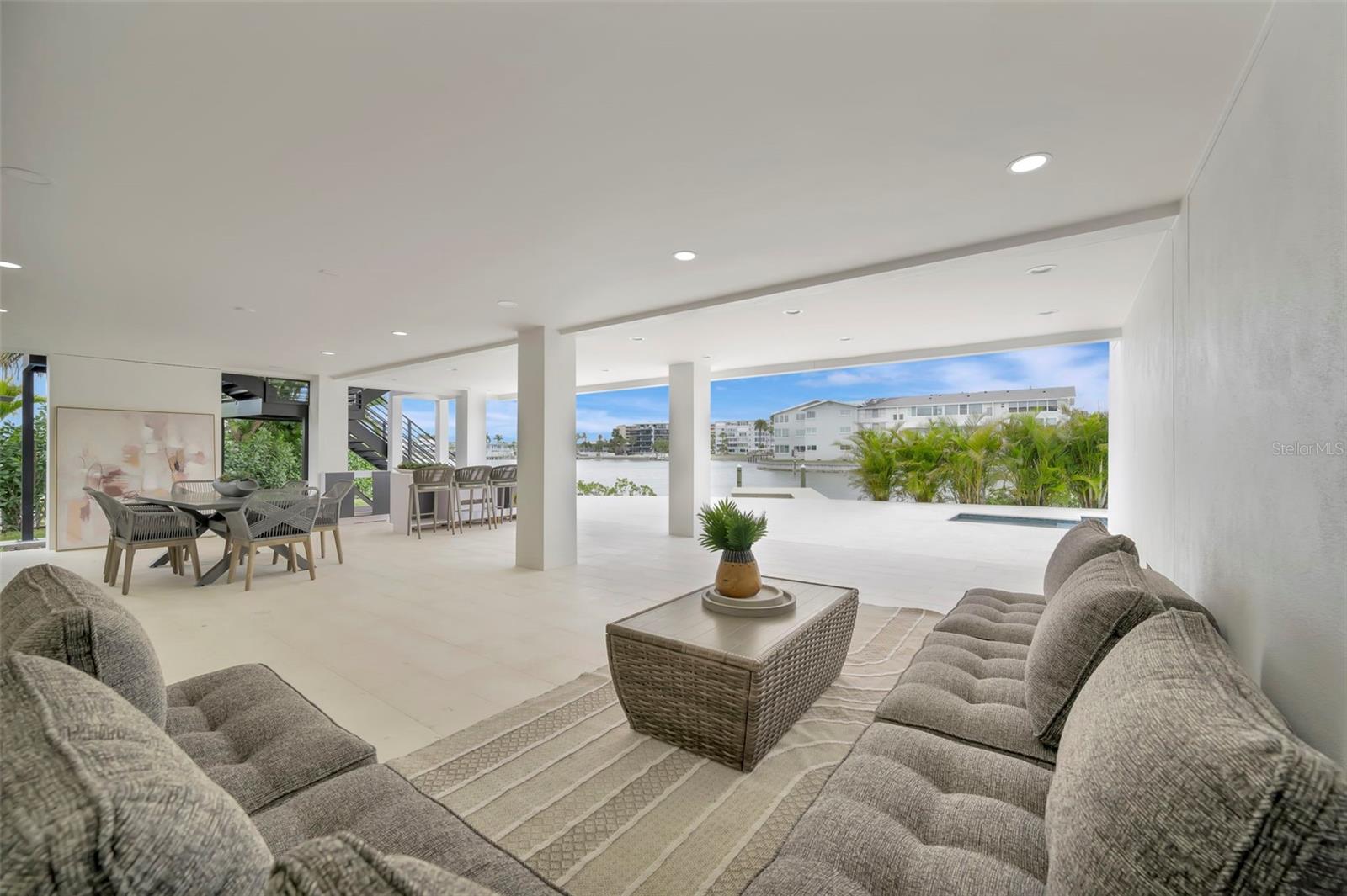 7176 S SHORE DR S, ST PETERSBURG, FL — photo 45