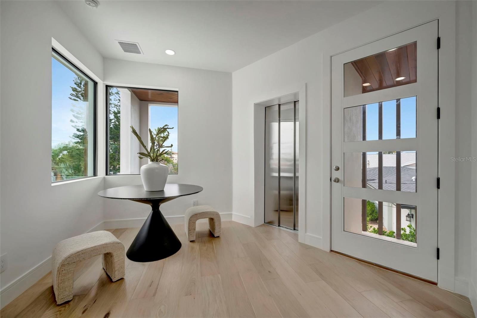 7176 S SHORE DR S, ST PETERSBURG, FL — photo 3
