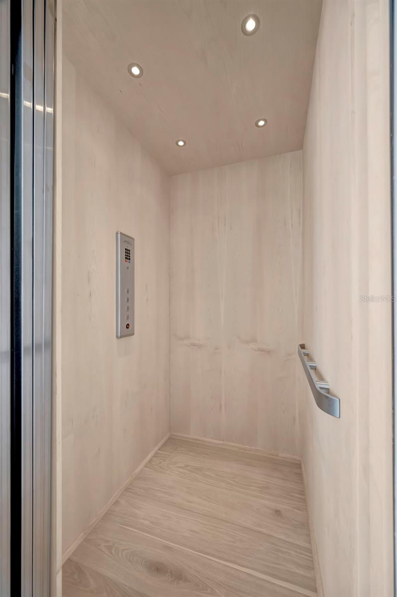 7176 S SHORE DR S, ST PETERSBURG, FL — photo 18