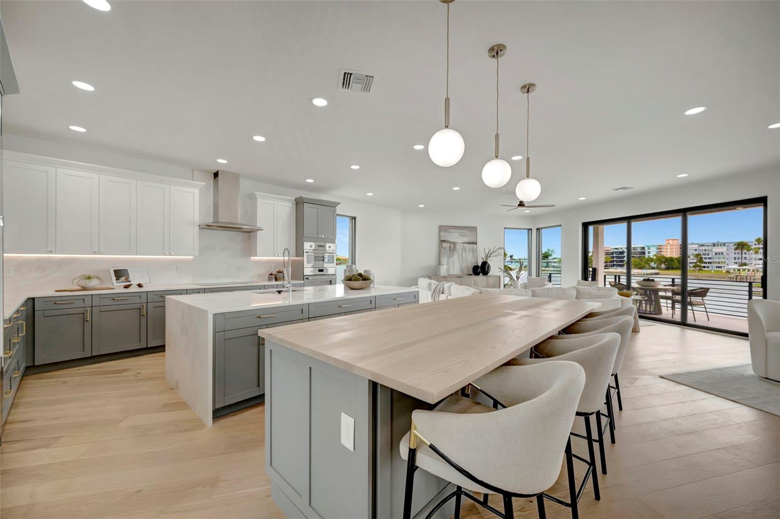 7176 S SHORE DR S, ST PETERSBURG, FL — photo 2