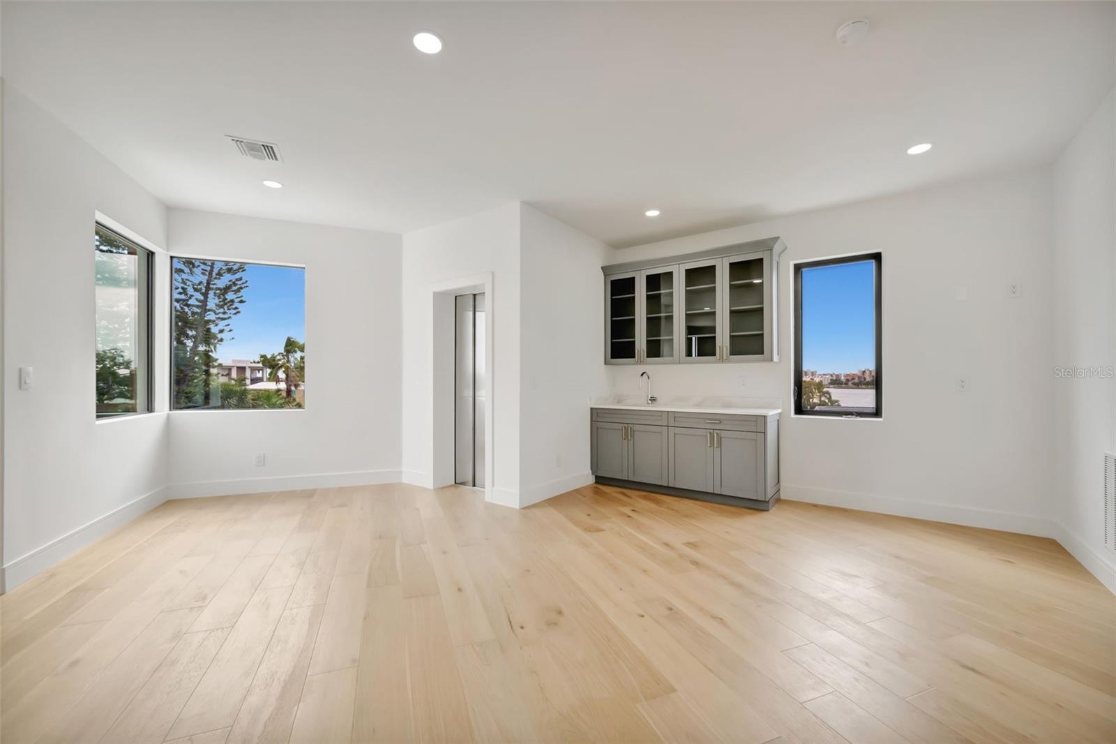 7176 S SHORE DR S, ST PETERSBURG, FL — photo 35