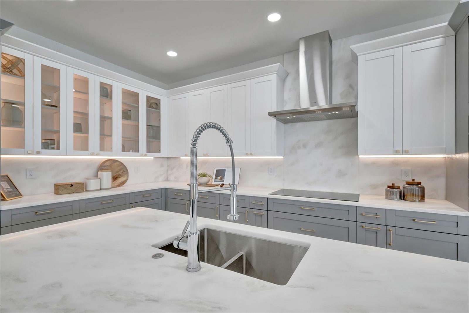 7176 S SHORE DR S, ST PETERSBURG, FL — photo 44