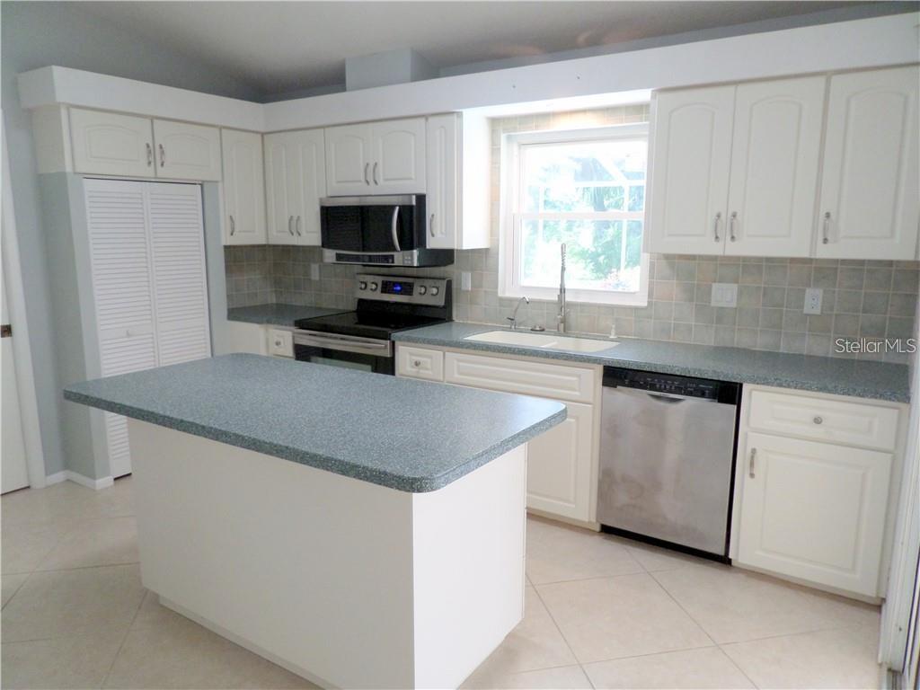 3601 GARDEN LAKES CLENET, BRADENTON, FL — photo 7