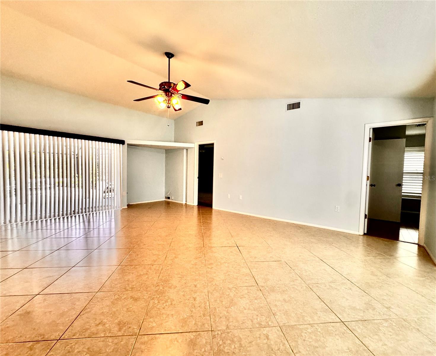3601 GARDEN LAKES CLENET, BRADENTON, FL — photo 4